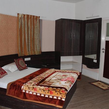 Hotel Tapovan Насик Экстерьер фото
