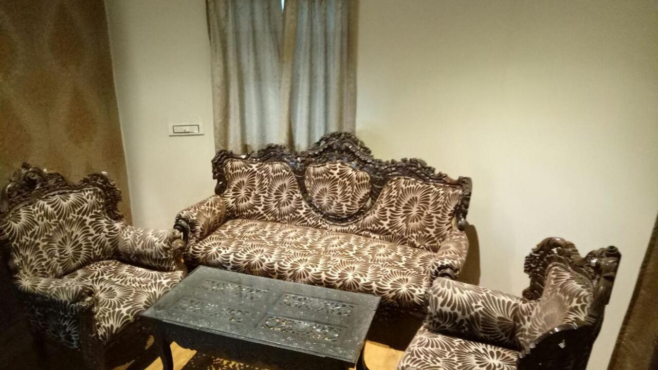 Hotel Tapovan Насик Экстерьер фото